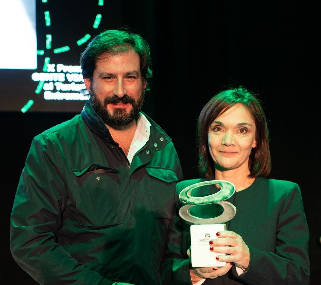 Cati Bustillo reivindica el potencial del enoturismo extremeño tras recibir el Premio Gente Viajera a la Gastronomía 2025